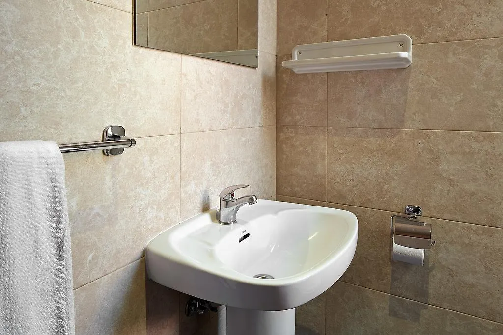 Hostal River Barcellona 2*,
