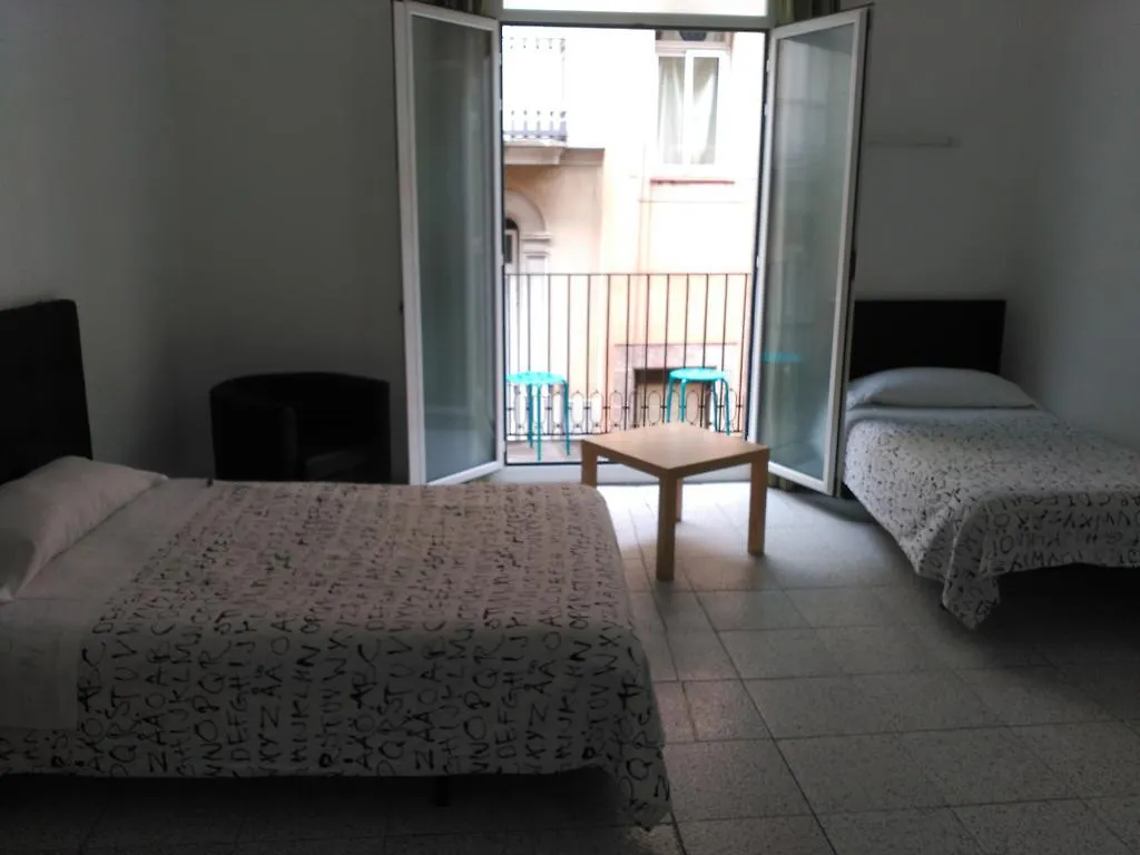 ** Affittacamere Hostal River Barcellona Spagna