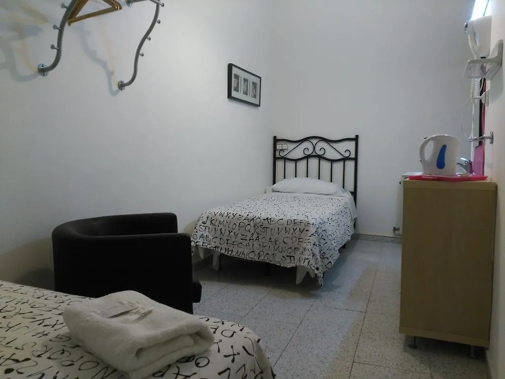 Hostal River Barcelona Guest house